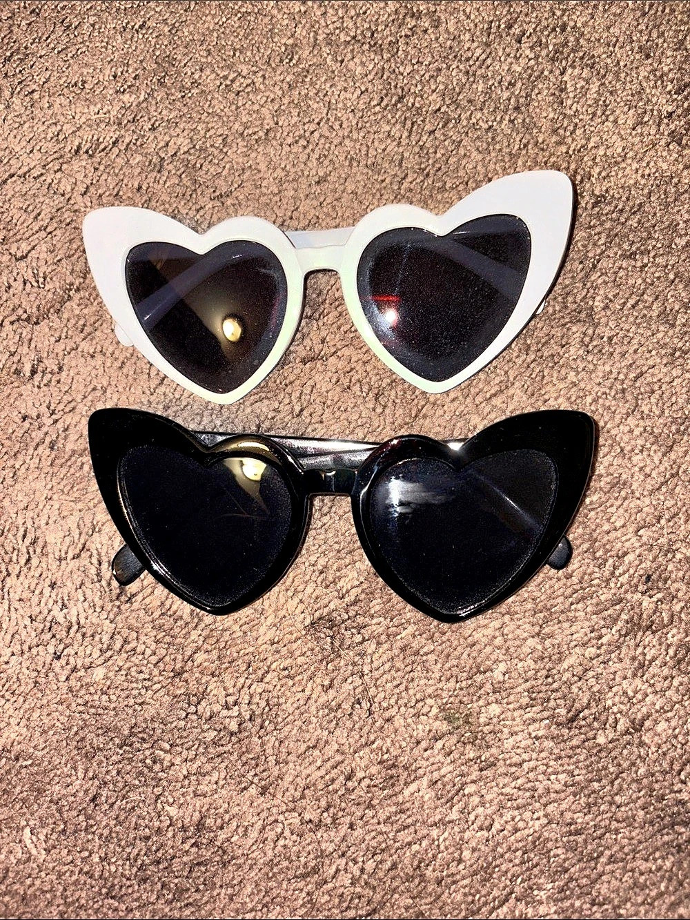Heart-Shaped Sunglasses 2-Piece Set